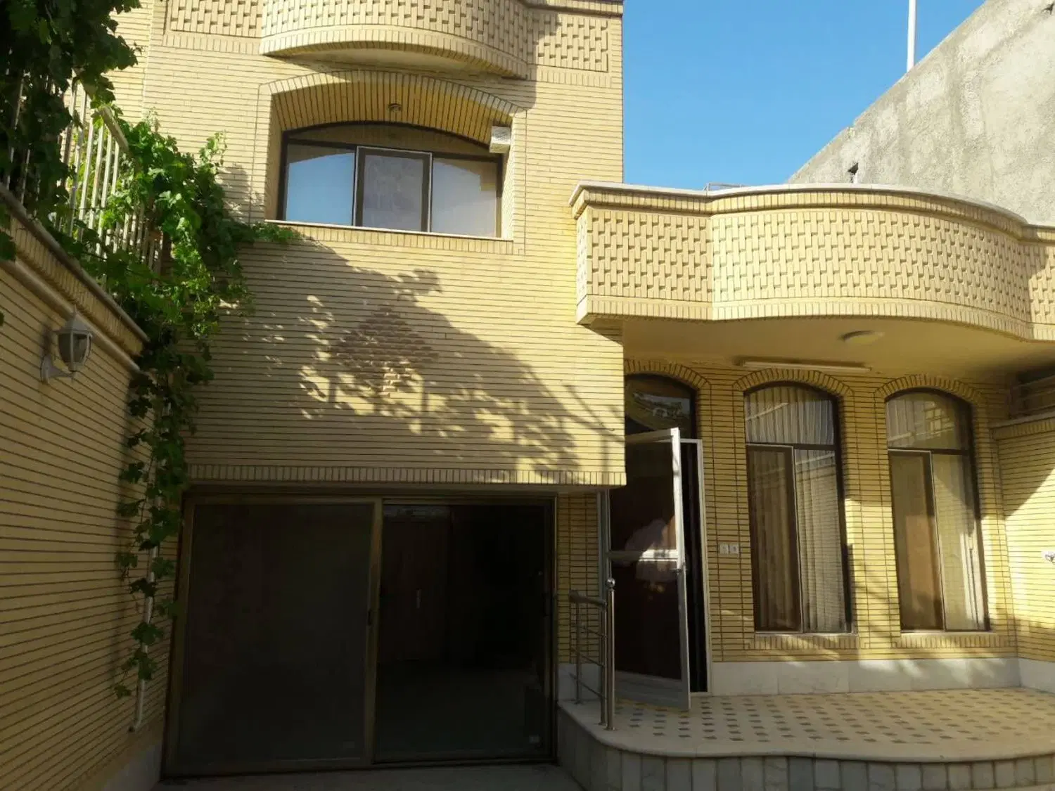 منزل ویلایی بلوار شهید قانع