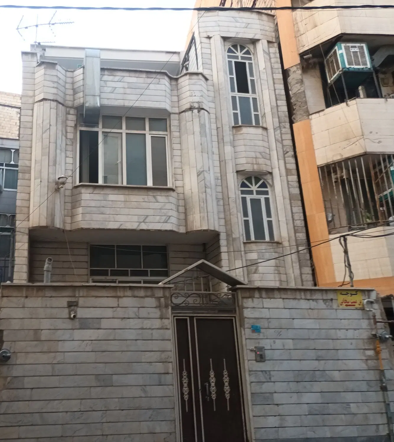 واحد مسکونی ۶۷
