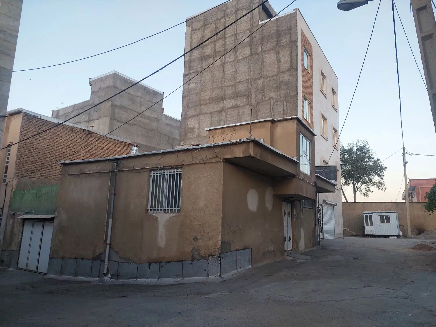 فروش خانه ویلایی دونبش جنوبی بلوار نمکی