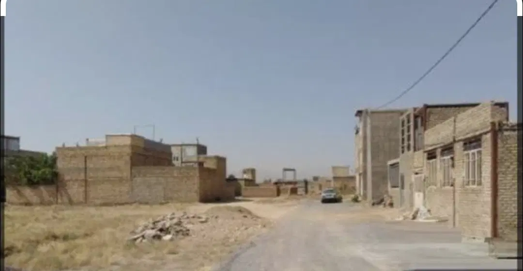 زمین در گاوخانه