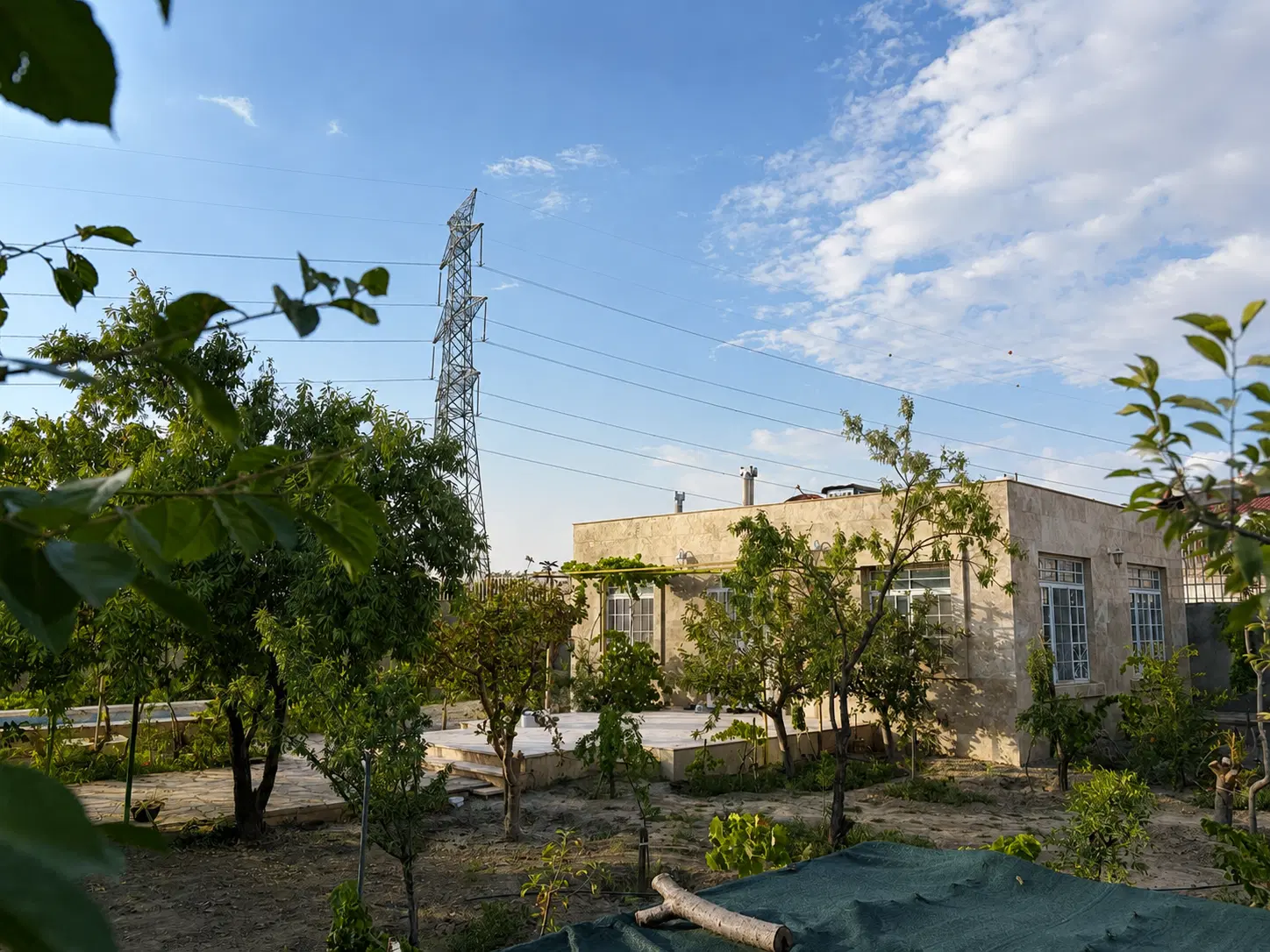 باغ ویلا ۱۰۰۰متر شاهنامه ۷۶ دهشک (سنددار)