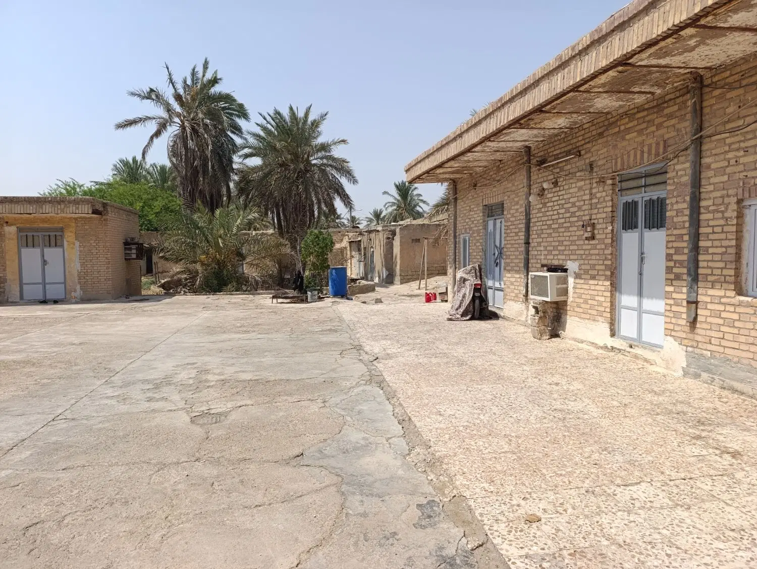 زمین ۱۰۰۰ متری قابلیت ساخت تالار، ویلا و پلاک‌بندی