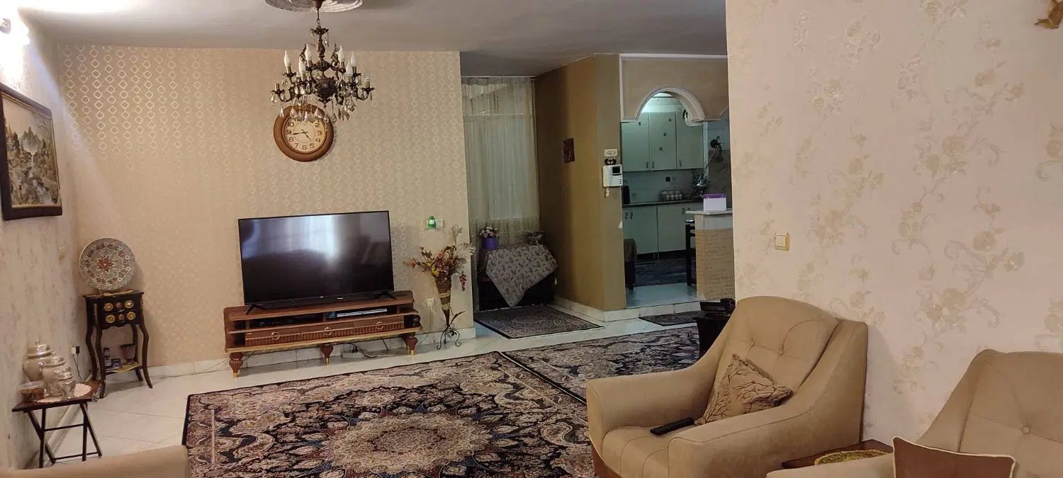 ۱۳۰ متر مسکونی فروشی