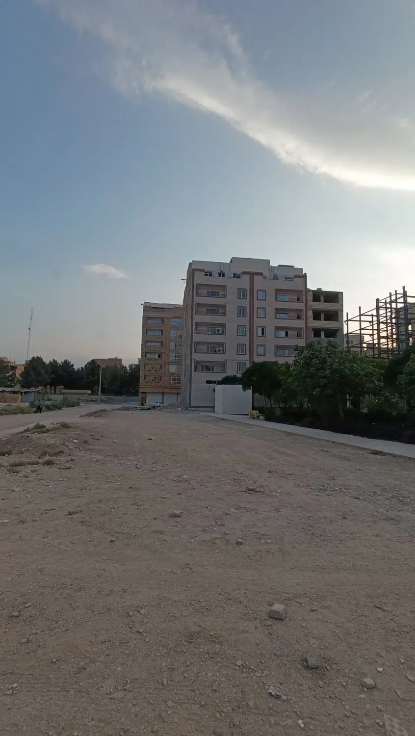 زمین تاپ لوکیشن_مجوز ساخت ۴ طبقه_رو به رو فضای سبز