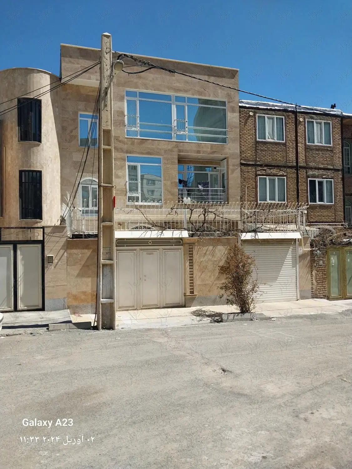 خونه ویلایی دوطبقه خیابان ۲۴ متری