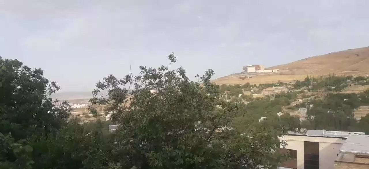 خانه ویلایی بالای شهر همدان