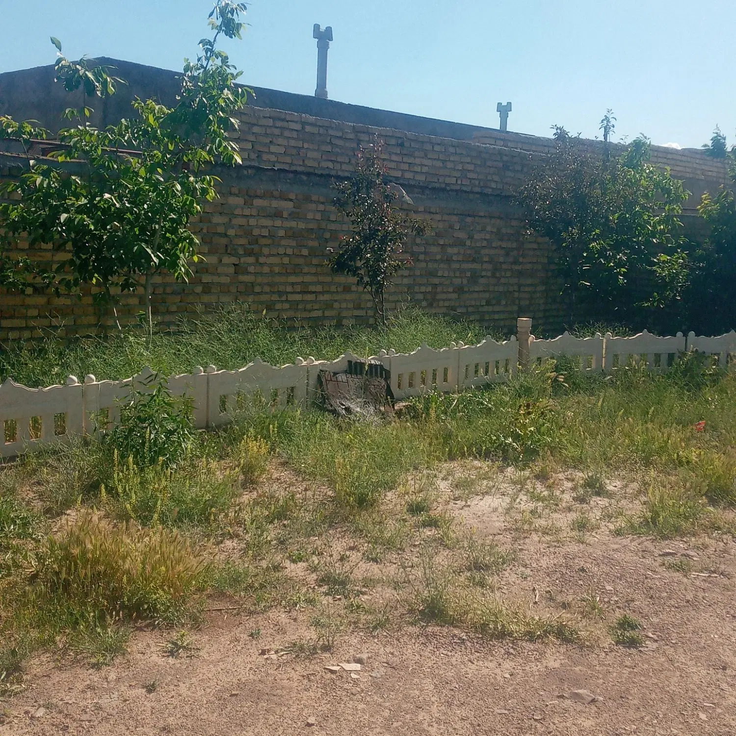 خونه ویلایی با ۱۰۰۰۰۰۰ متر زمین با ۲۸۰متر بنا خونه