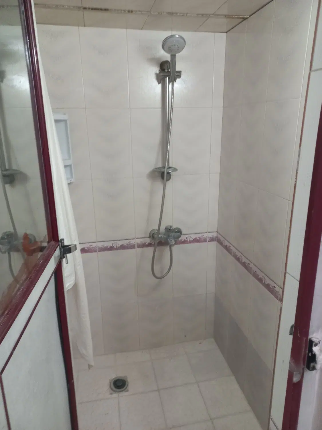 منزل دربست دونبش ۵۰ متری تمیز و نوساز