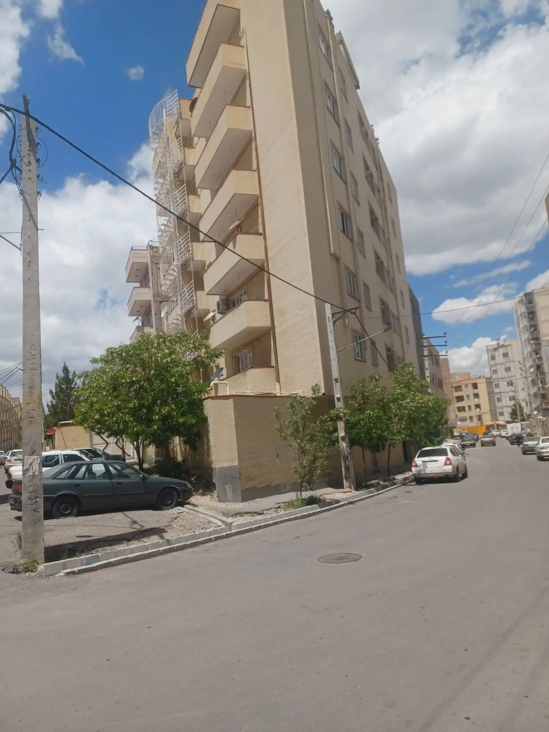 اندیشه ۷۶متر طبقه ۴ با وام یک میلیارد و صد