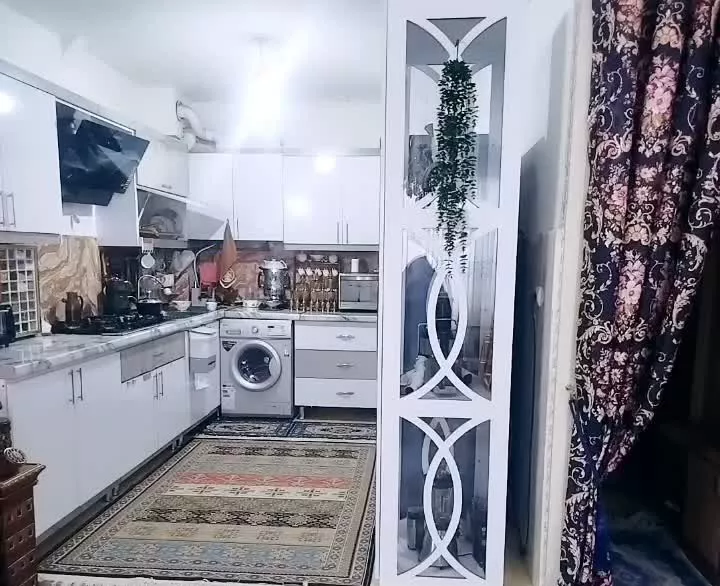 آپارتمان ۸۰ متری دو خواب طبقه اول با پارکینگ