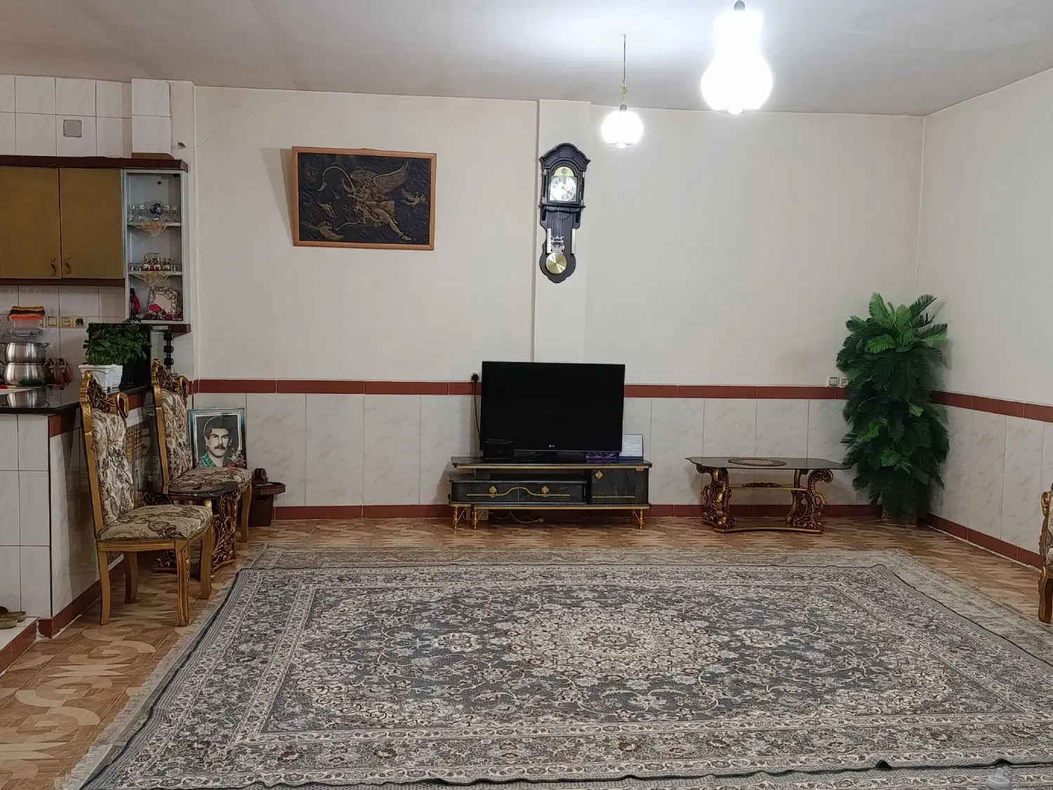 یک باب منزل مسکونی و دوقطعه زمین واقع در کرناچی