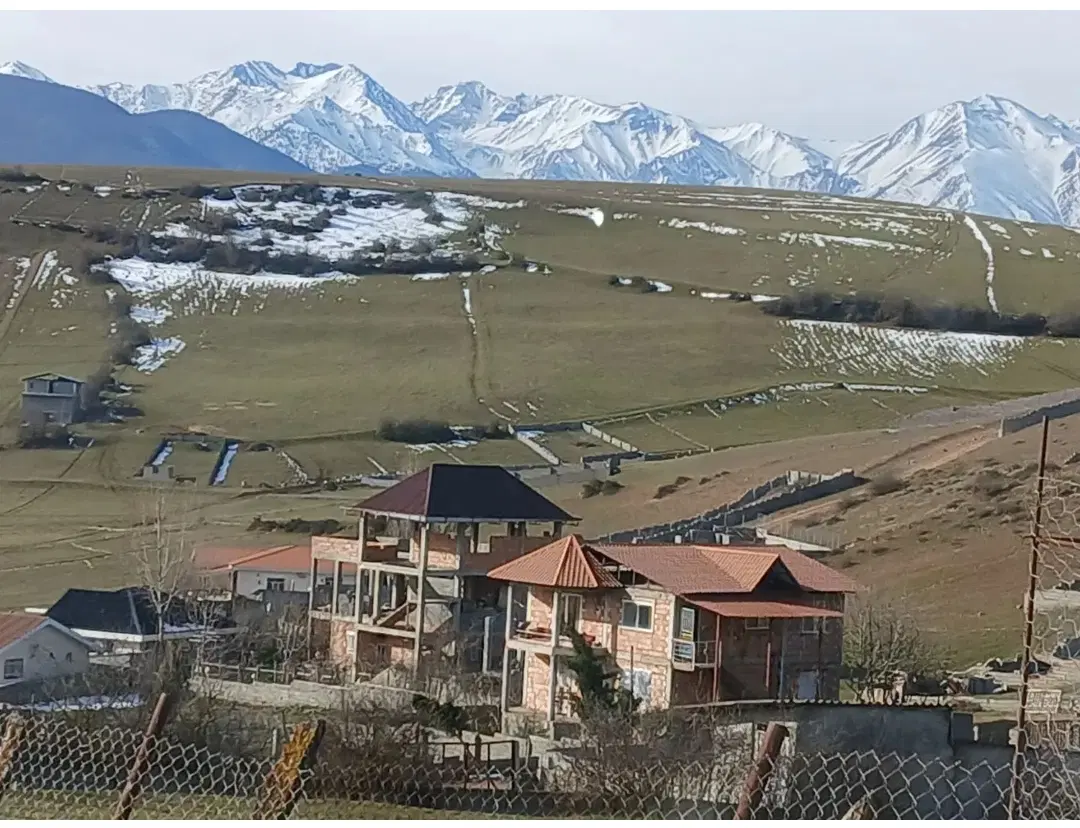 زمین نزدیک بافت کلاردشت روستای لرگان