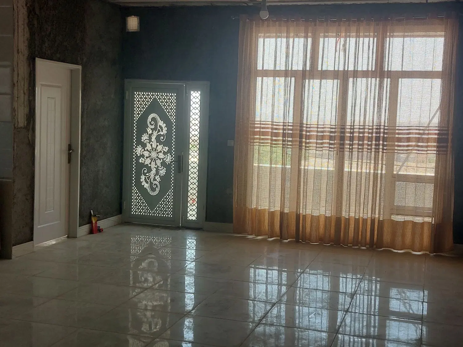 رهن و اجاره ملک 120 متری طبقه دوم