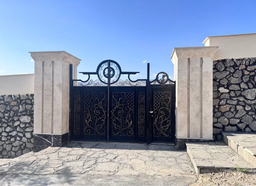 فروش باغ ۱۲۰۰ متری چهار دیواری ( کرشت )