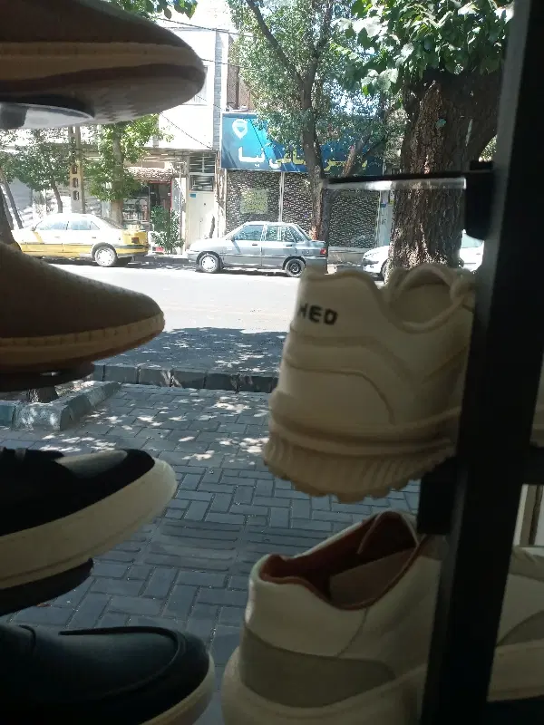 یک باب مغازه لواشی