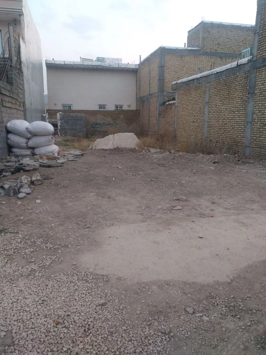 فروش زمین 237.5متر روستای امیرآباد خیابان دهیاری