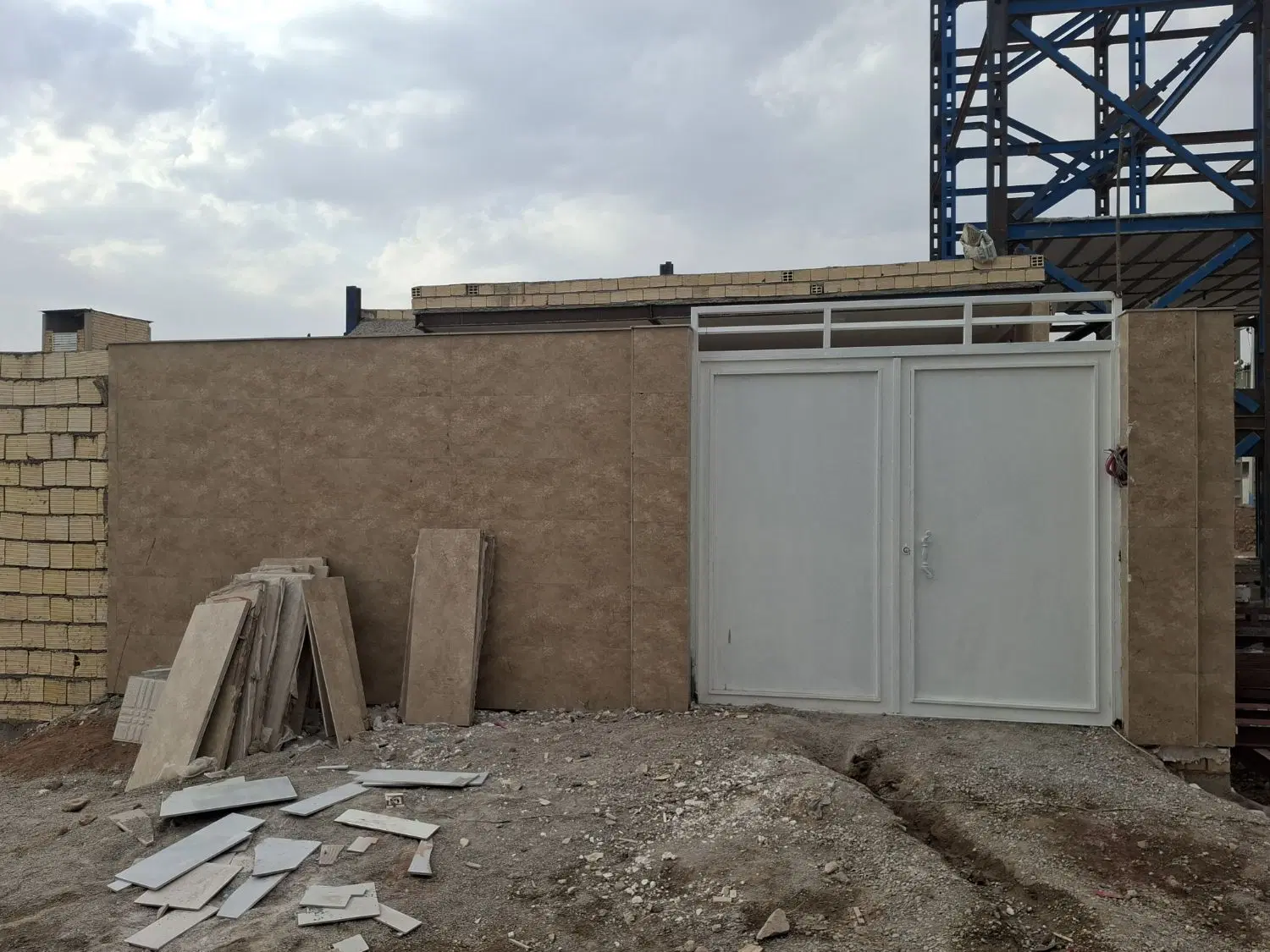 ساختمان مسکونی