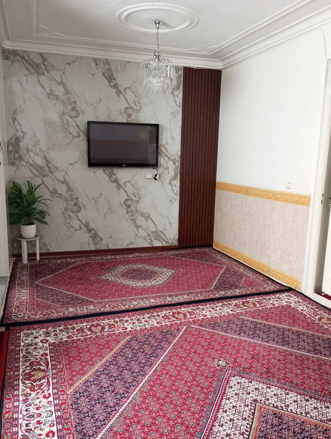 دو و نیم طبقه در ده متری رضوان
