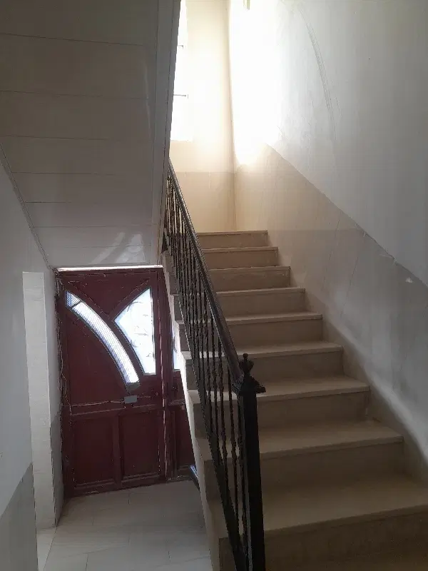 ساختمان  طبقه اول ویلایی سه خوابه رهن و اجاره