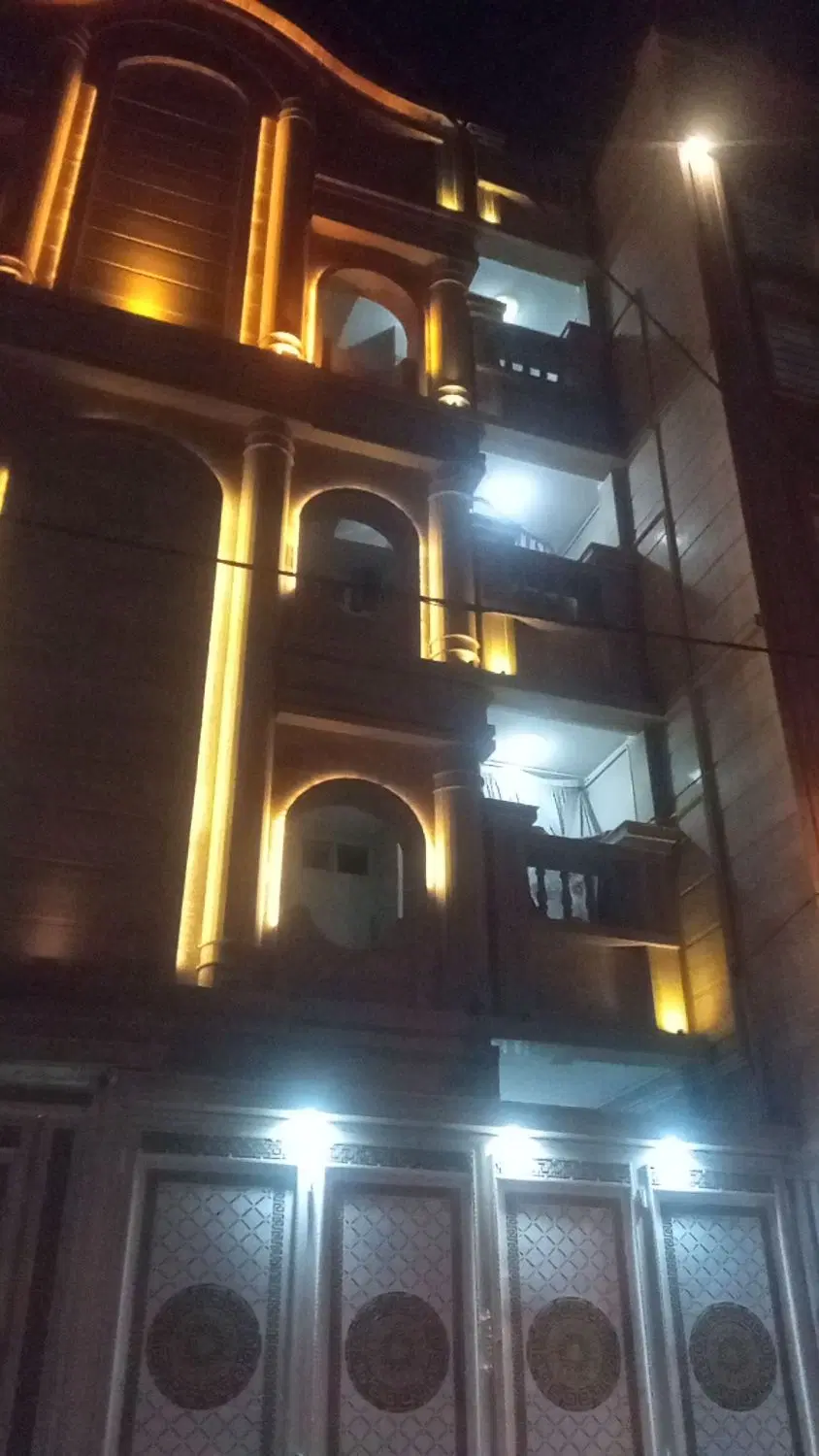 یک واحد لوکس طبقه اول تاپ لوکیشن ۱۴۰۳