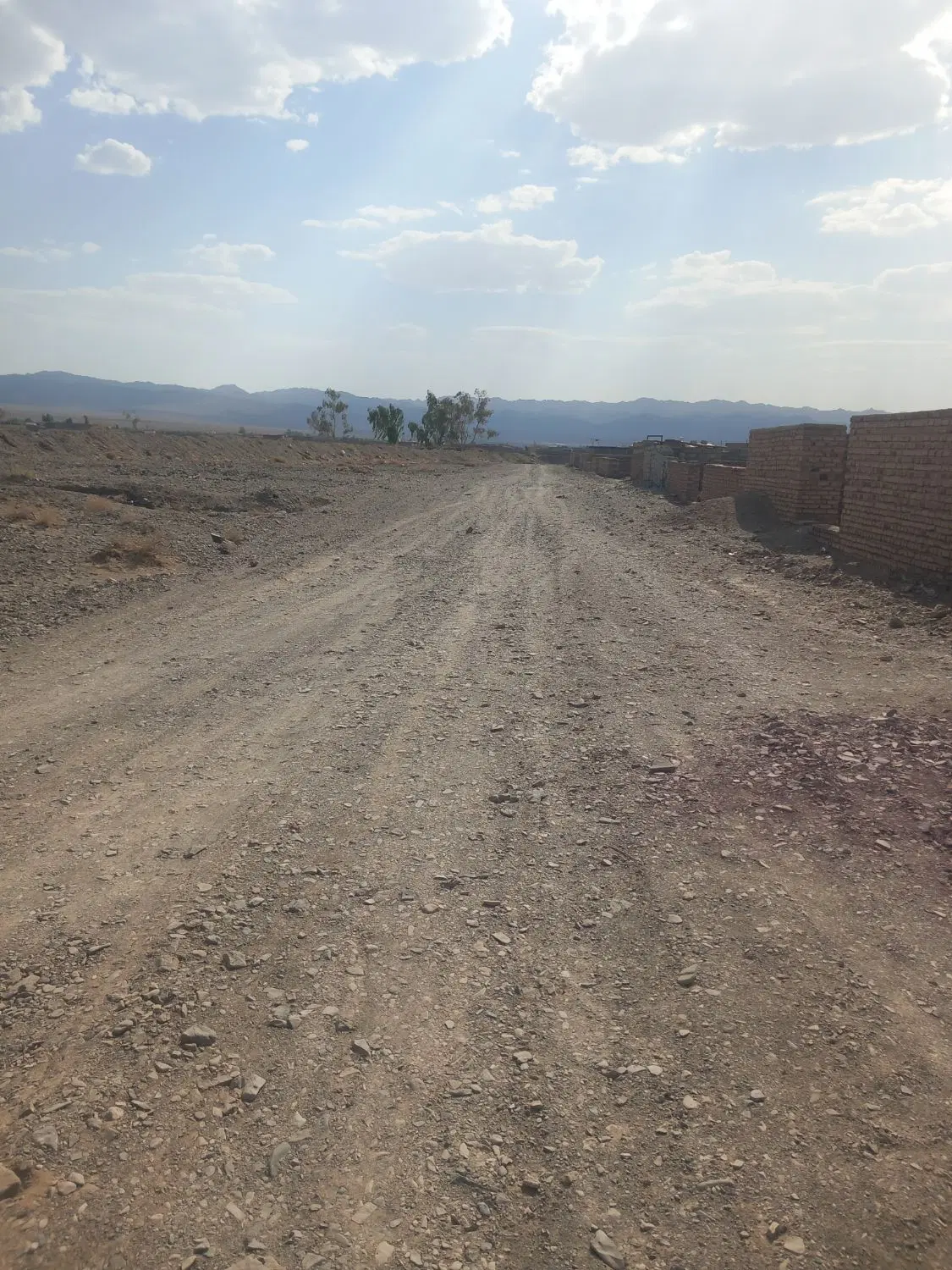 زمین فروشی