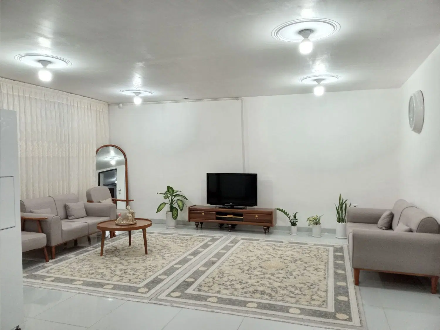 خانه اجاره ای جمهوری