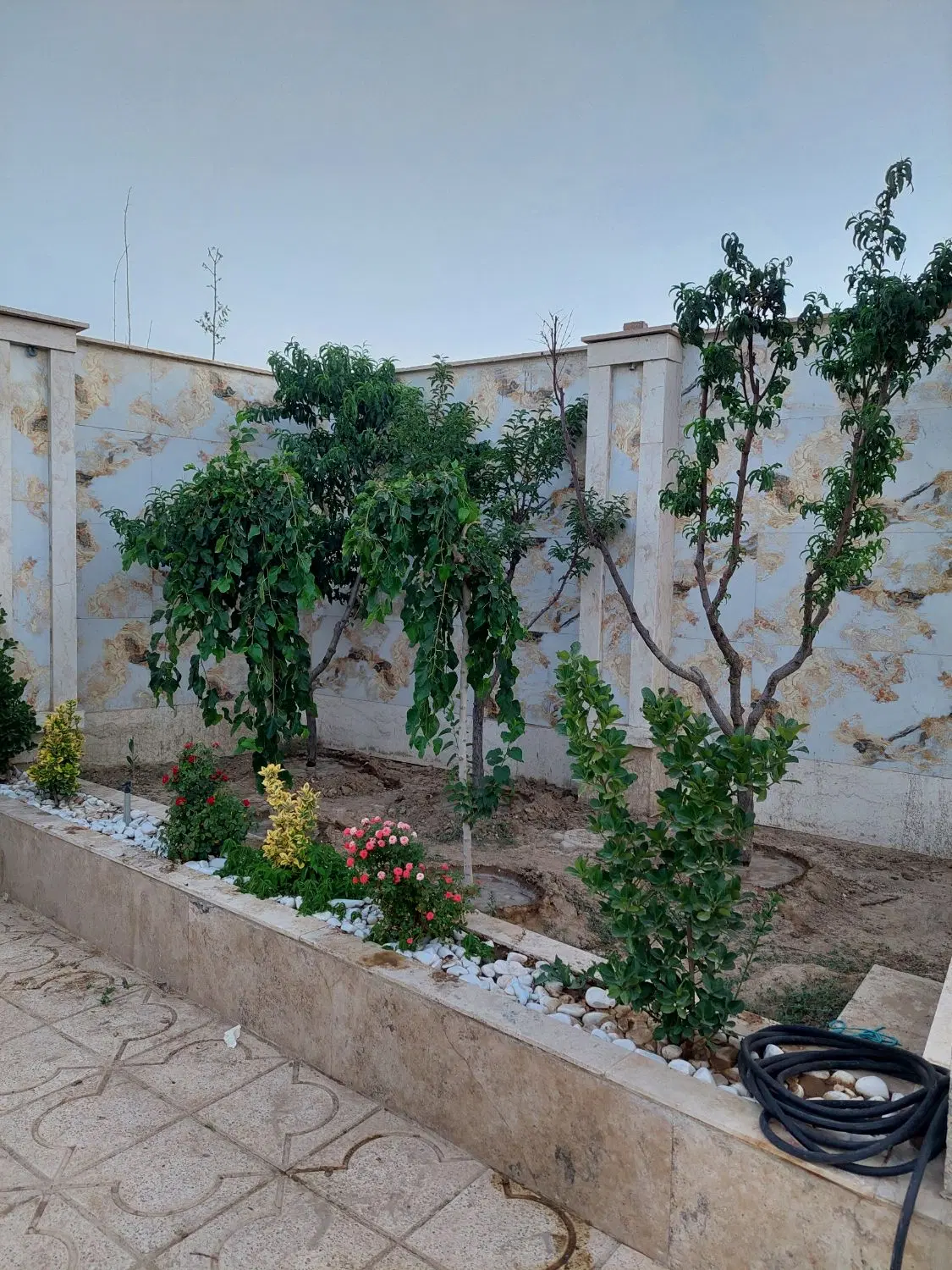 ۲۱۰مترباغچه