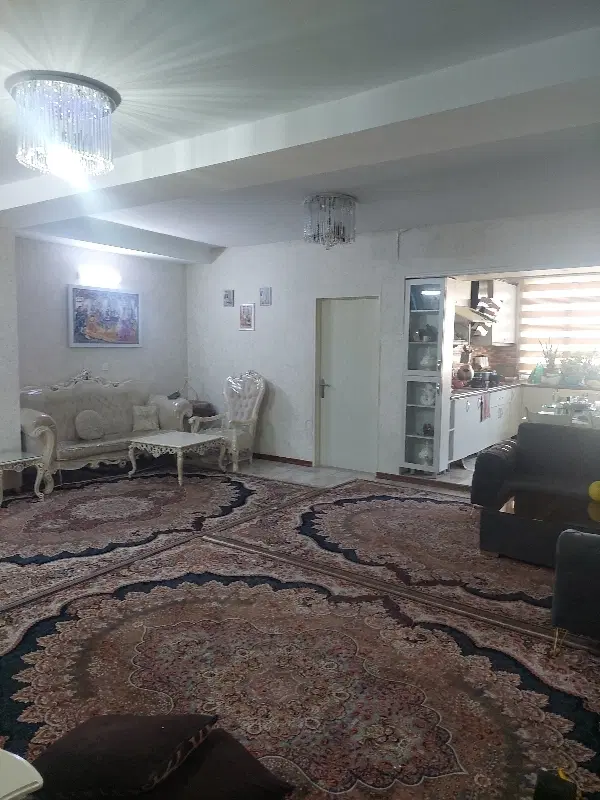 یک واحد 90 متری دو خواب