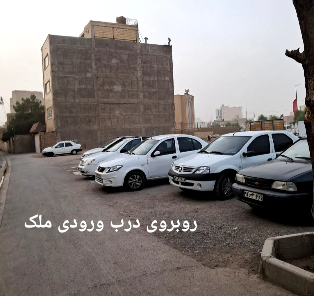 ۲طبقه ملک بر خیابان امام خمینی  مناسب دفاتر دولتی