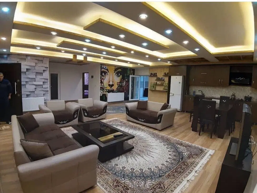 باغچه استخر دار آبگرم