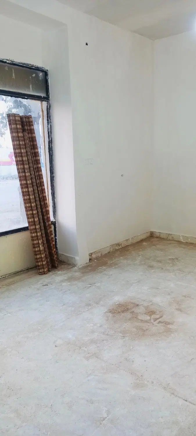 مغازه بر خیابان اصلی شهرک صنعتی خوارزمی ماهدشت
