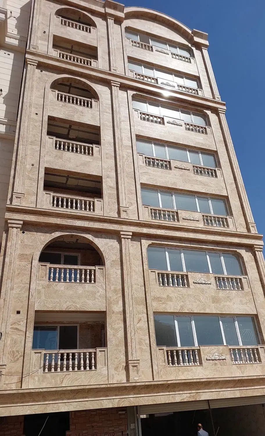 واحددر کارشناسان برج هلیوس