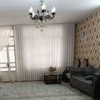 هم خونه خانم
