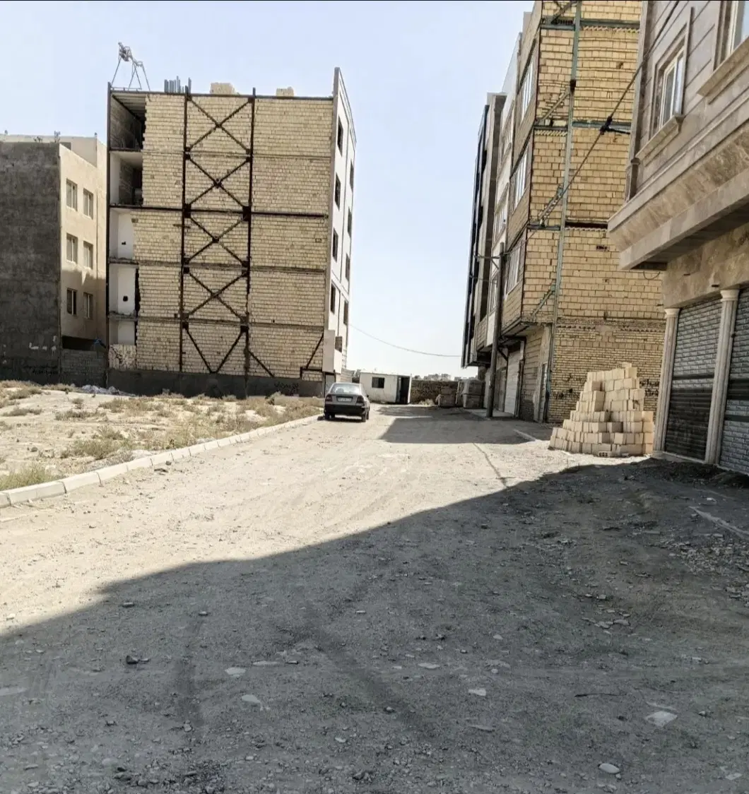 قطعات ۱۰۰ متری توس ۶۳ ۷ متر حاشیه سند ششدانگ ملکی