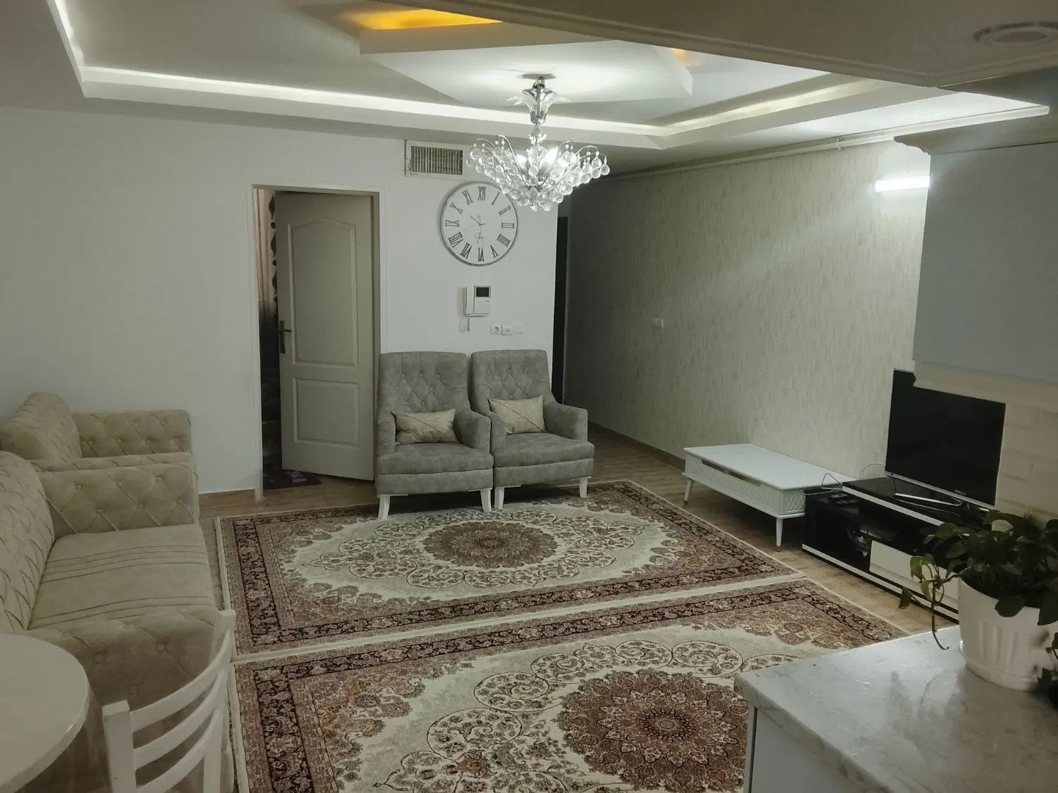 ۷۰ متری دو خواب نوروزیان درجه یک