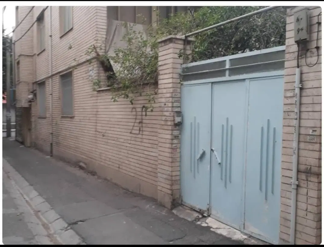 خانه ۱۱۰متر حیاط دار