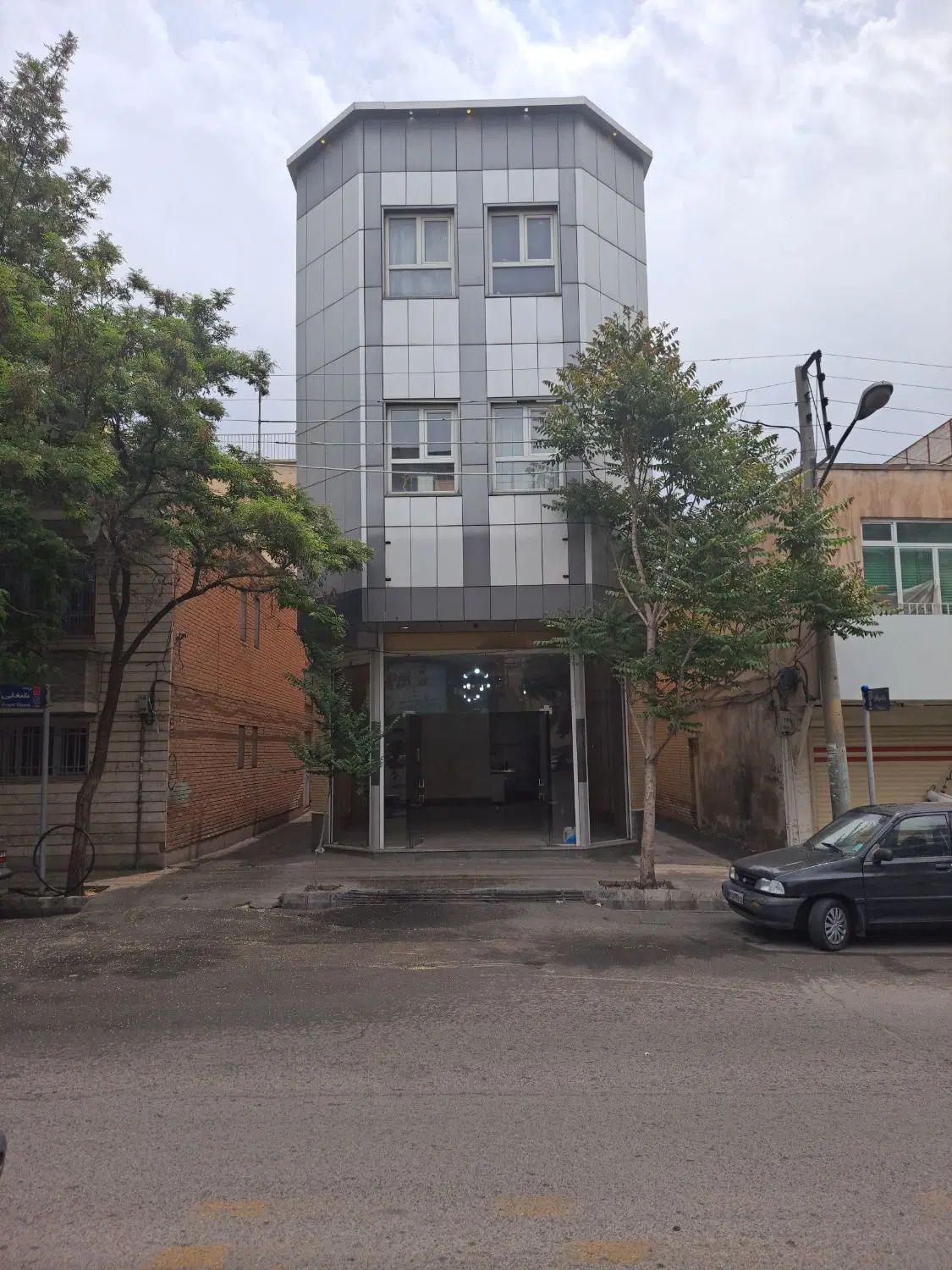 اجاره دو واحد آپارتمان کوچه باغ _ ابزار