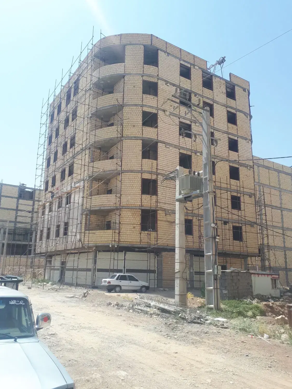 فروش آپارتمان ، فول امکانات ، خام ، پیش فروش