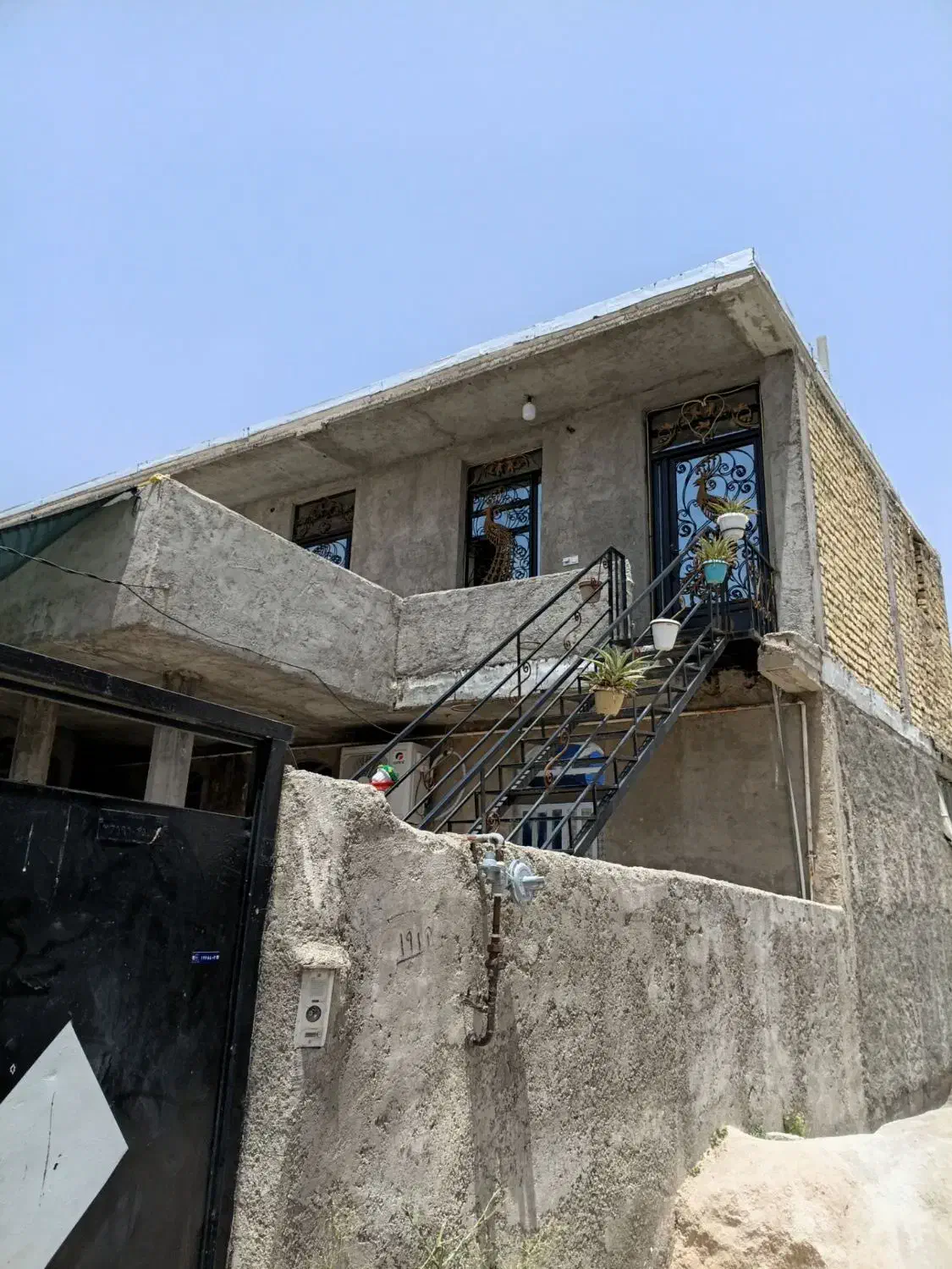 خانه دو طبقه