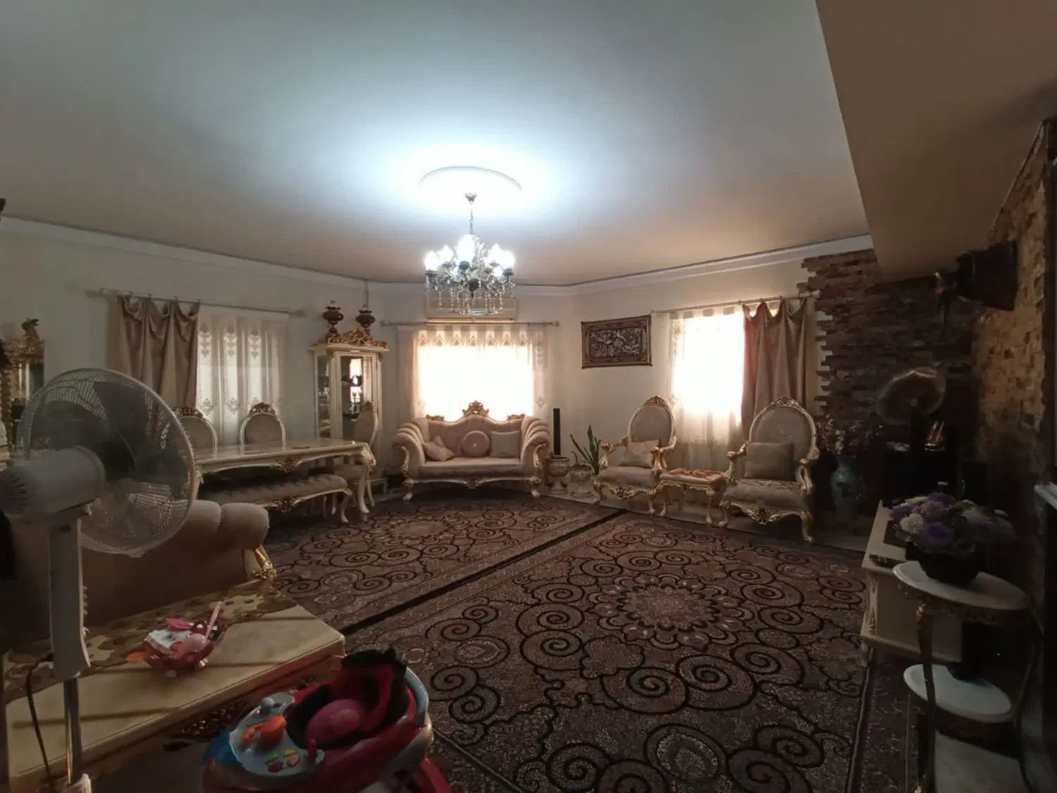 102 متری با پارکینگ و آسانسور