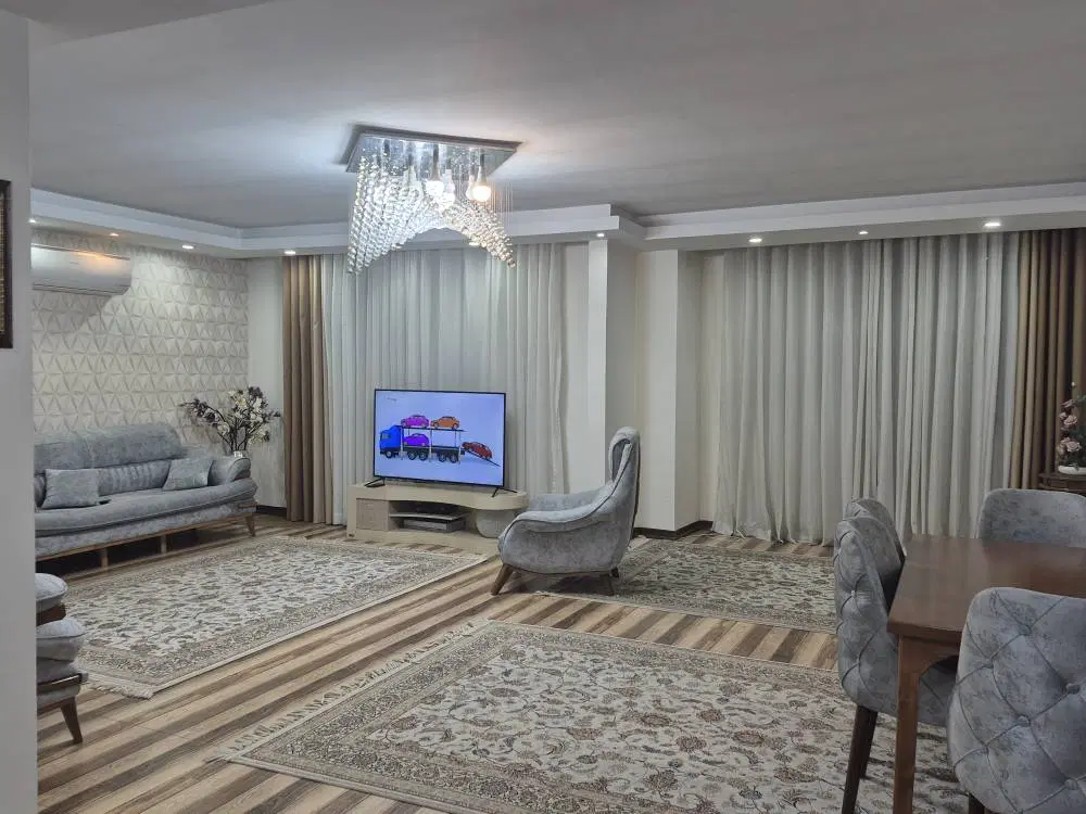 دارای کابینت های گلاس