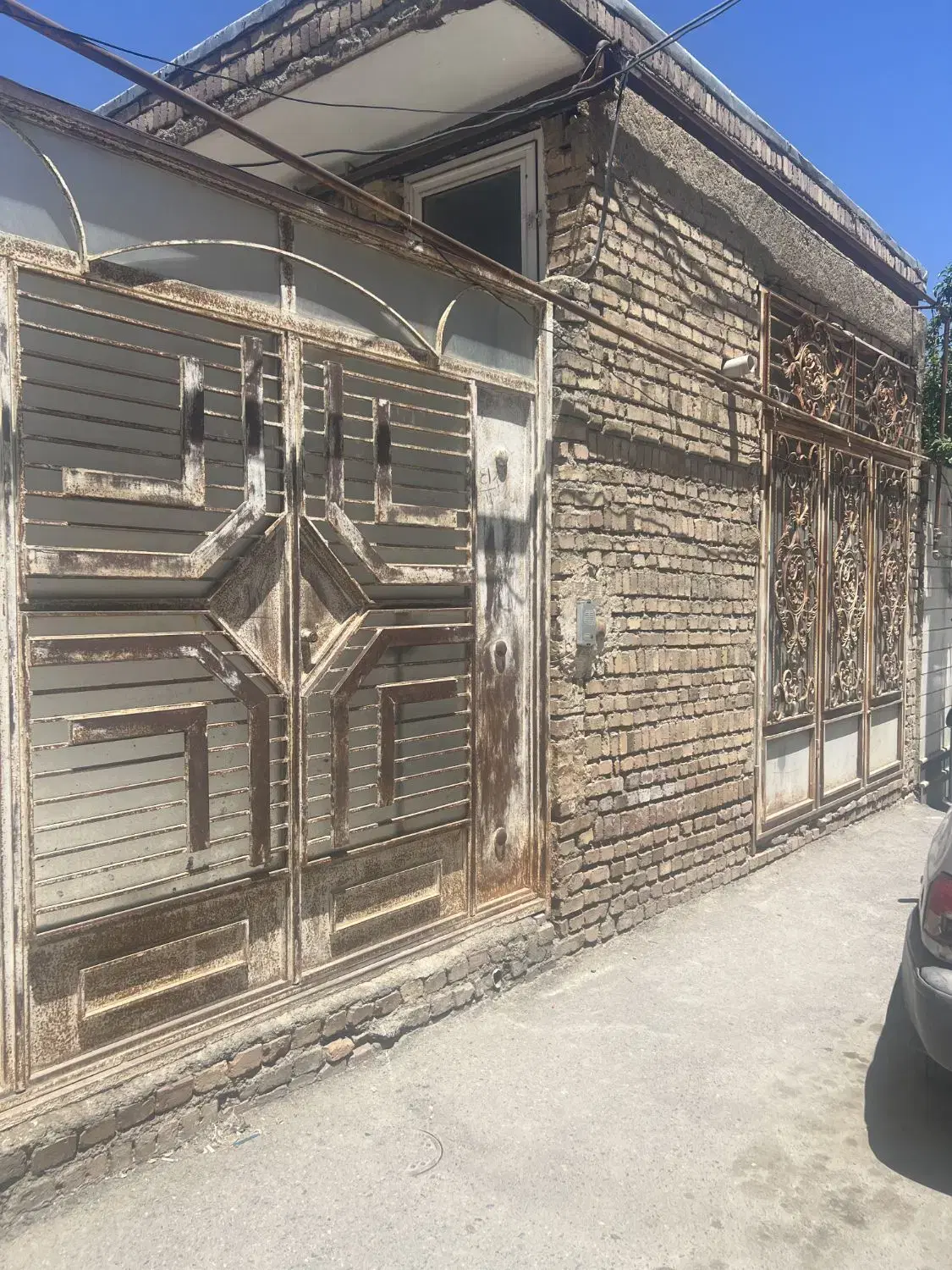 منزل مسکونی حیاط دار