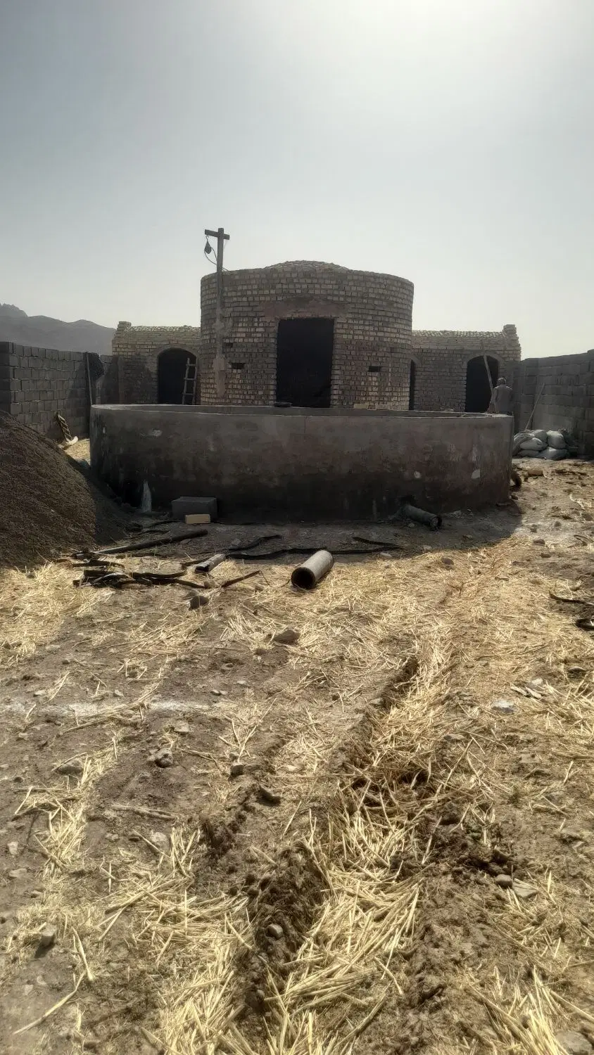 ۲۰۰۰ مترزمین ۳۰۰مترچهاردیواری وساخت جاده کاشان