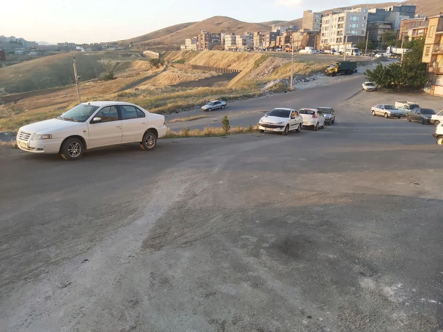 اجارە مغازە۱۳۰متری اول شهرک ارشاد