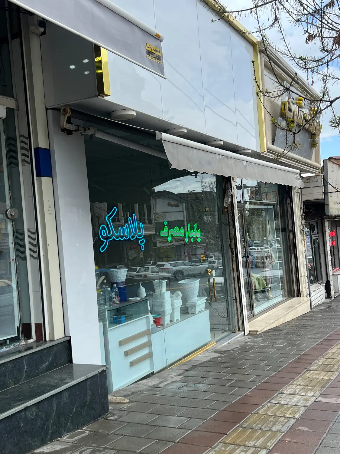 اجاره مغازه در خیابان اصلی جمهوری