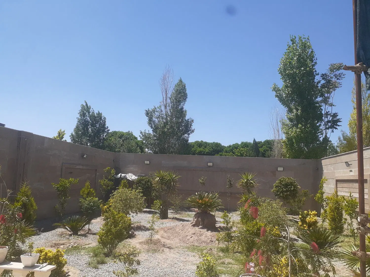 فروش خانه به متراژ ۵۰۰ متر ۱۰۰متر بنا