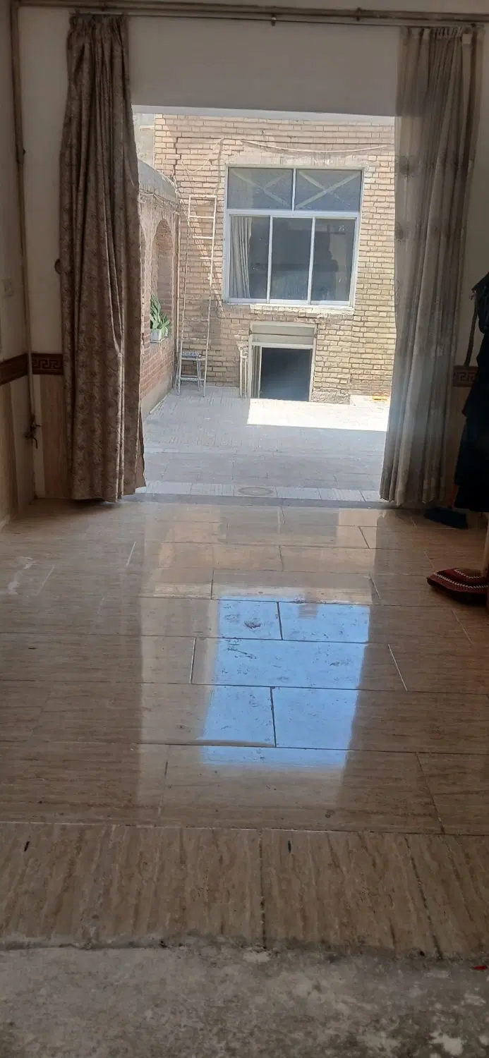 خونه ویلایی خ کوروش اعرابیان ۲۰۰ متری اعیانی
