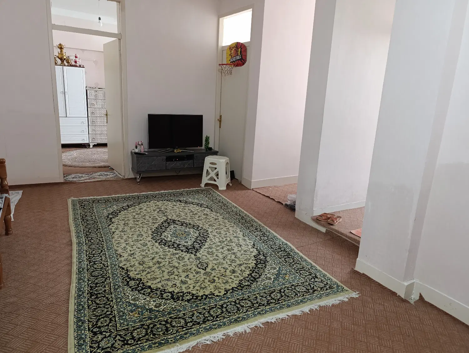 اجاره دربست حیاط دار طبقه اول
