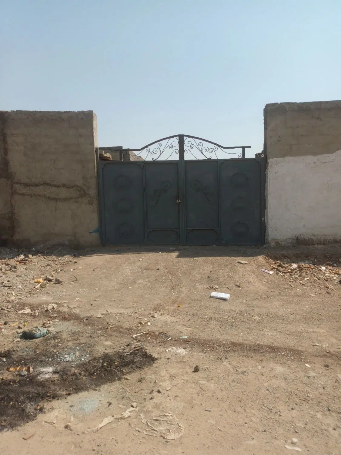 اجاره گاراژ ۷۰۰متری چهار دیوار خیا کمالشهرپاکشوما