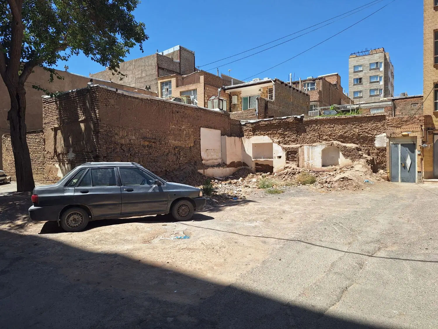 زمین ۱۰۰ متری ، ابوریحان ۱۲ ، ۸ متر بر